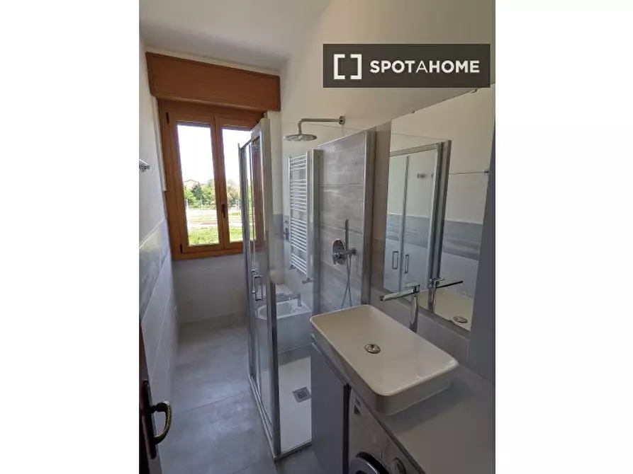 Immagine 4 di Camera condivisa in affitto  in Via Lodovico Il Moro a Milano