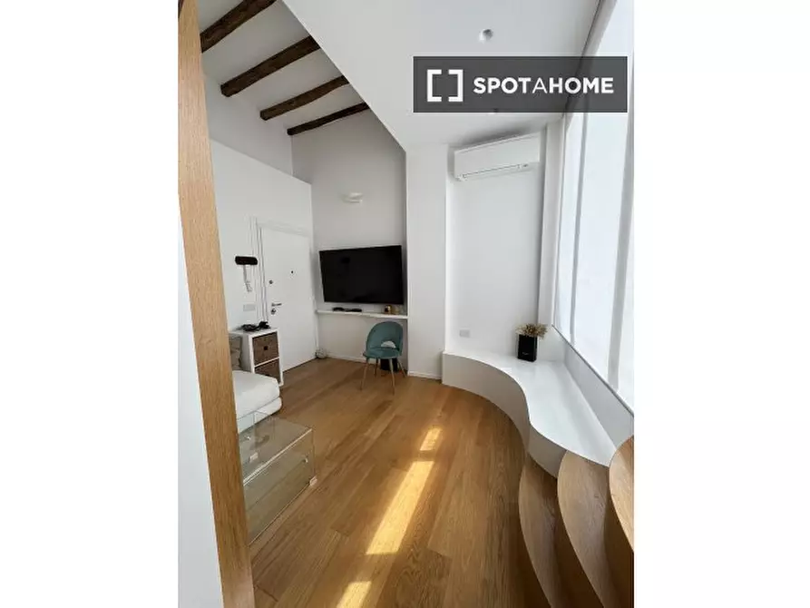 Immagine 4 di Appartamento in affitto  in Via della Lungara a Roma