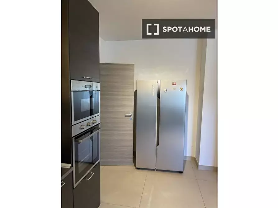 Immagine 6 di Camera condivisa in affitto  in Via Pasquale Frustaci a Napoli