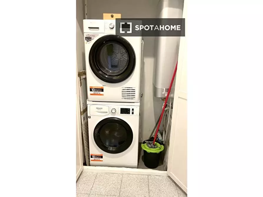 Immagine 13 di Appartamento in affitto  in Via Ivrea a Roma