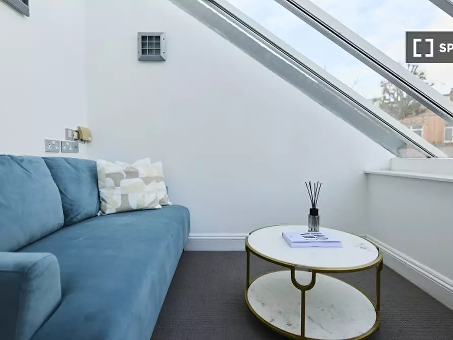 Immagine 18 di Appartamento in affitto  in Rudall Cres a Camden Town