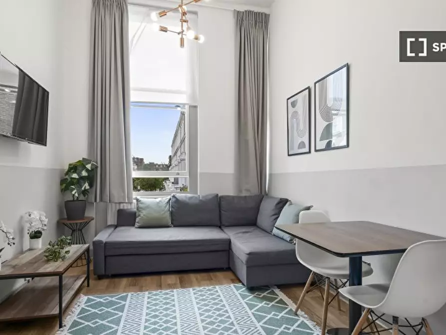 Immagine 1 di Appartamento in affitto  in Nevern Rd a Kensington