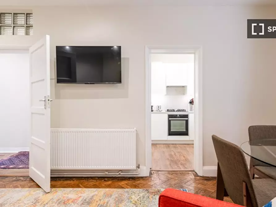 Immagine 9 di Appartamento in affitto  in Regent Square a Camden Town