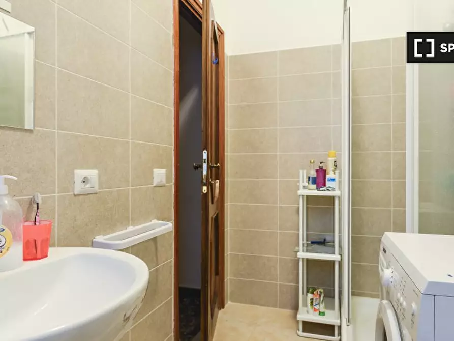 Immagine 14 di Camera condivisa in affitto  in Via Francesco Orestano a Roma