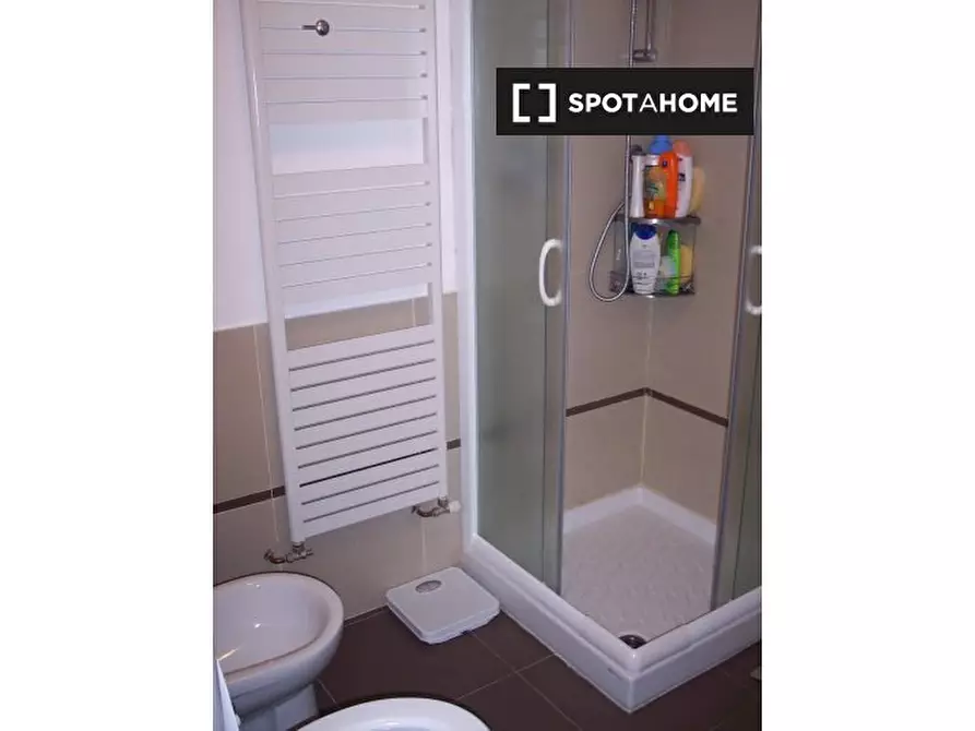 Immagine 16 di Camera condivisa in affitto  in Via di Santa Croce a Genova