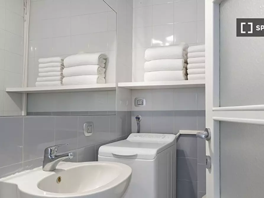 Immagine 19 di Appartamento in affitto  in Via G. Leopardi a Milano