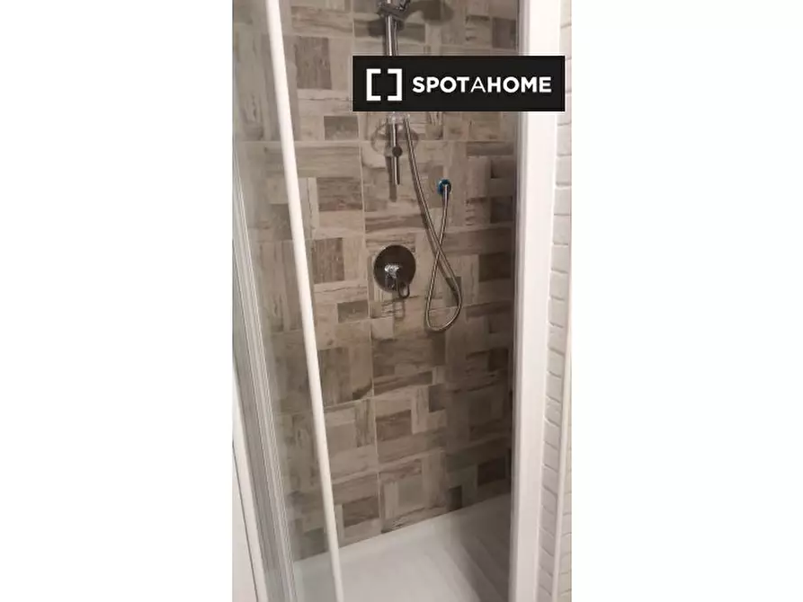 Immagine 8 di Ufficio in affitto  in Via Pasubio a Bologna