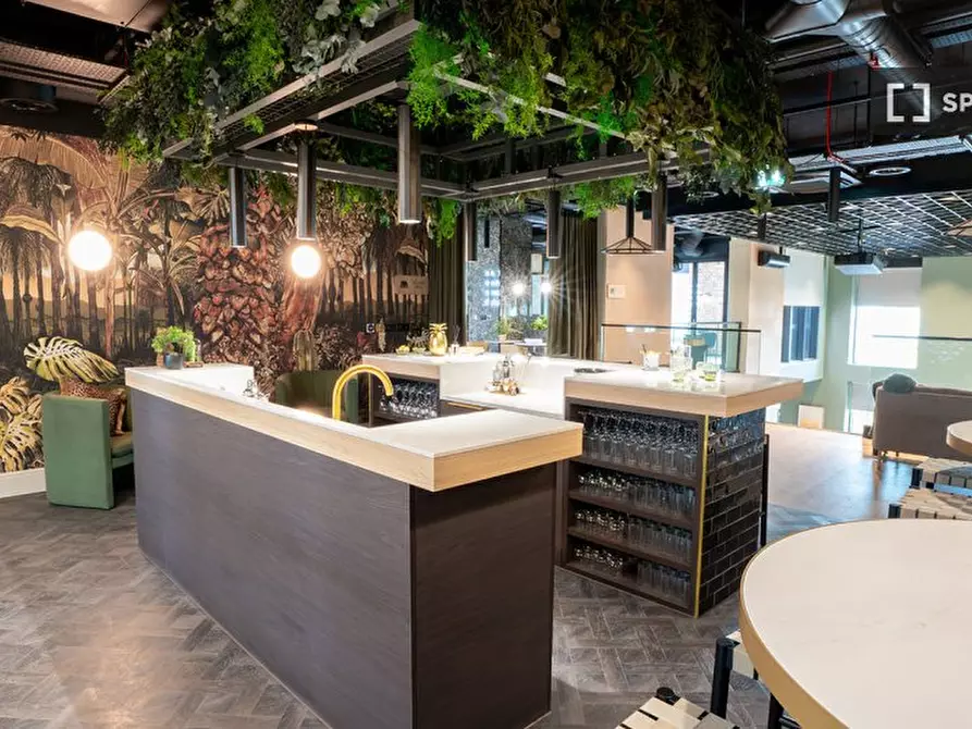Immagine 8 di Ufficio in affitto  in Merchant Street a Brent