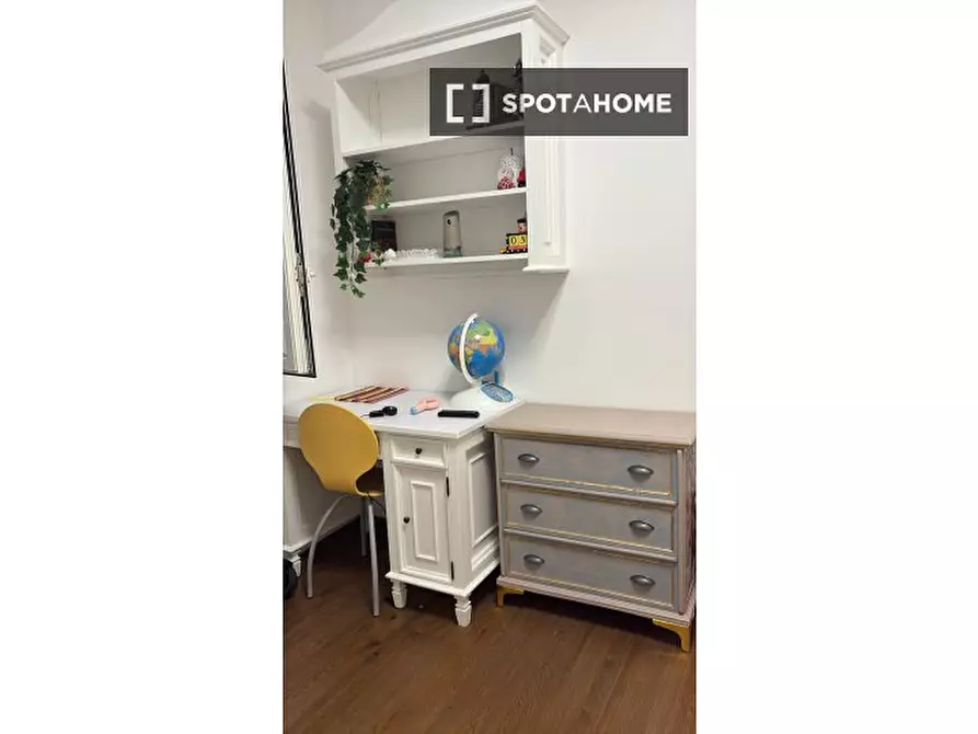 Immagine 15 di Camera condivisa in affitto  in Via Campotosto a Roma