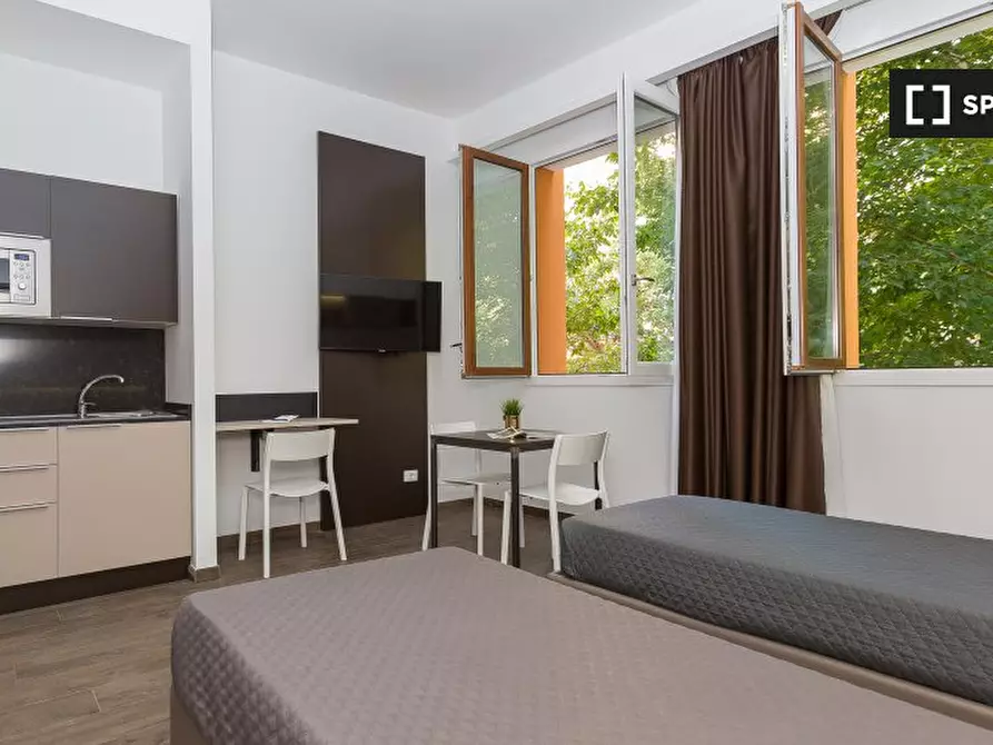 Immagine 6 di Ufficio in affitto  in Via della Marranella a Roma