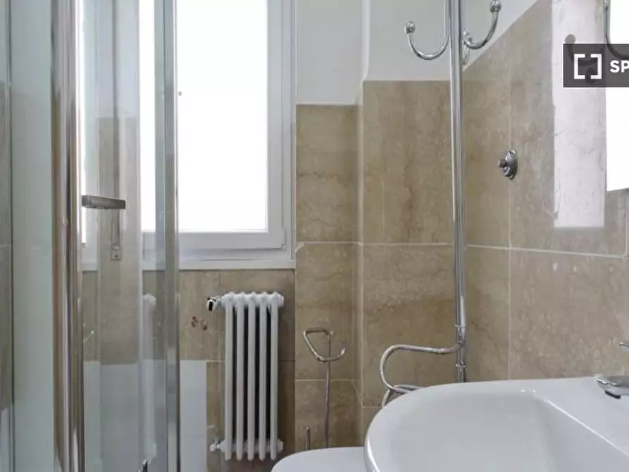 Immagine 9 di Camera condivisa in affitto  in Viale Quattro Venti a Roma