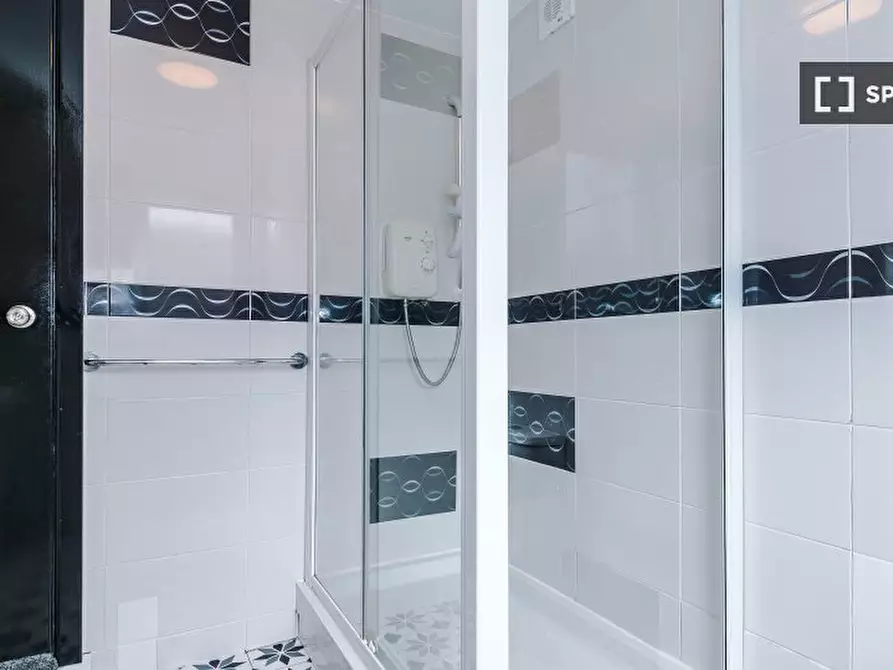 Immagine 6 di Appartamento in affitto  in Alpha St a 