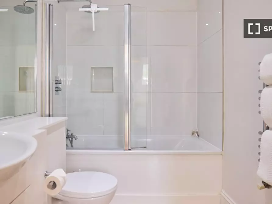 Immagine 19 di Appartamento in affitto  in Santos Road a Wandsworth