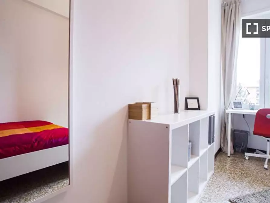 Immagine 4 di Camera condivisa in affitto  in Viale Carlo Espinasse a Milano