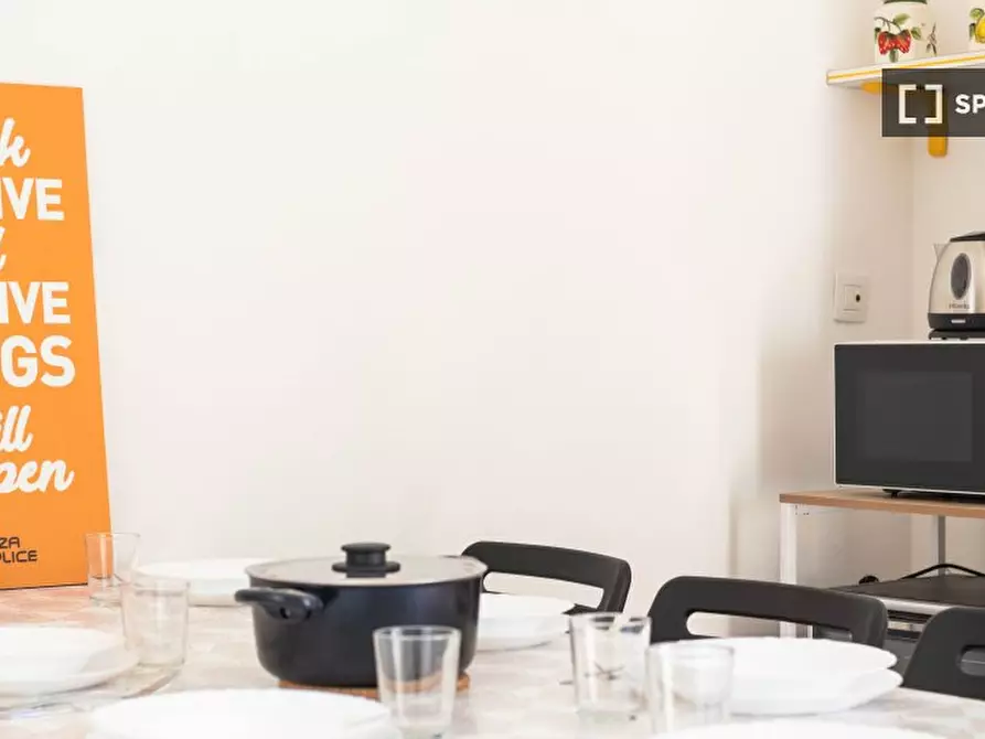 Immagine 5 di Camera condivisa in affitto  in Via Tiziano n. a Cagliari