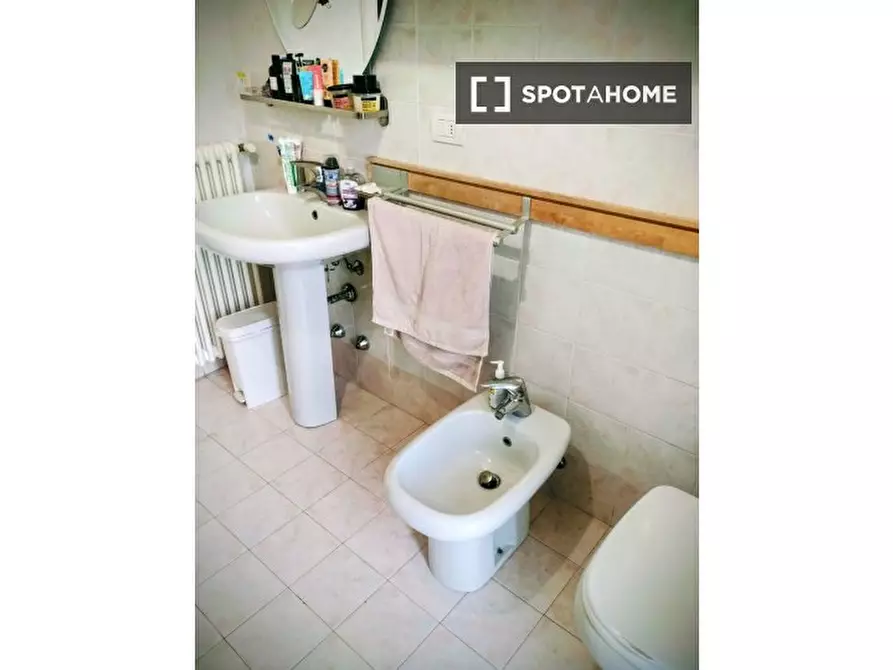 Immagine 7 di Camera condivisa in affitto  in Via della Libera Professione a Bologna