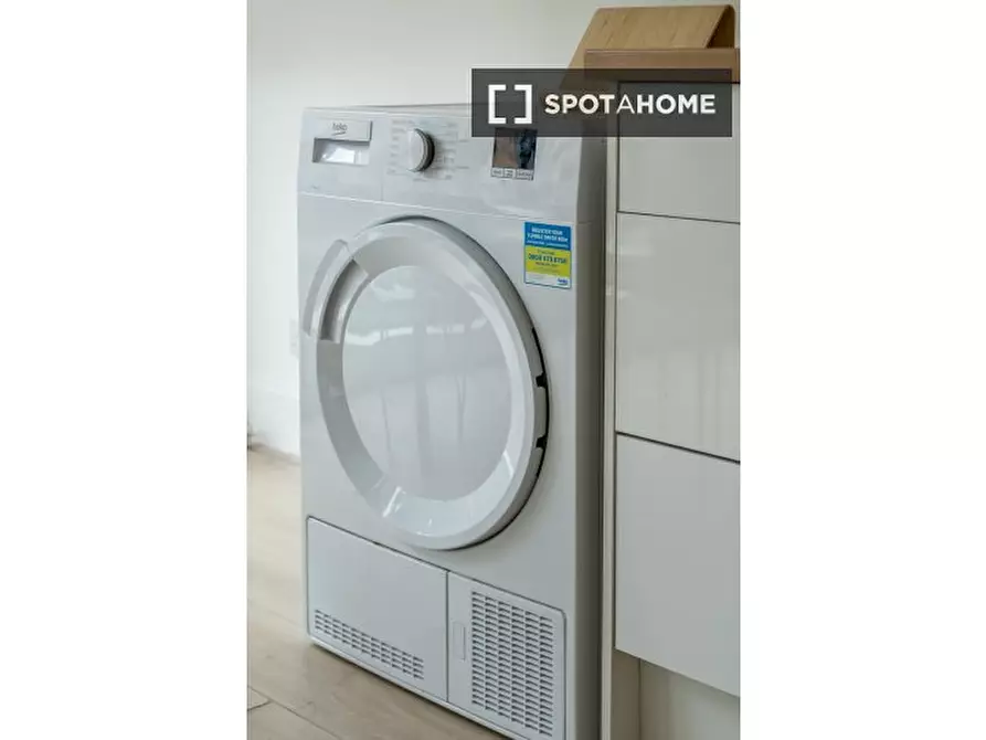 Immagine 6 di Appartamento in affitto  in Lion Court a Poplar