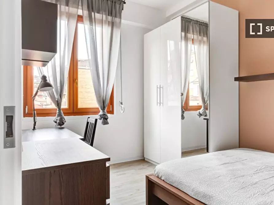 Immagine 3 di Camera condivisa in affitto  in Via Stromboli a Milano