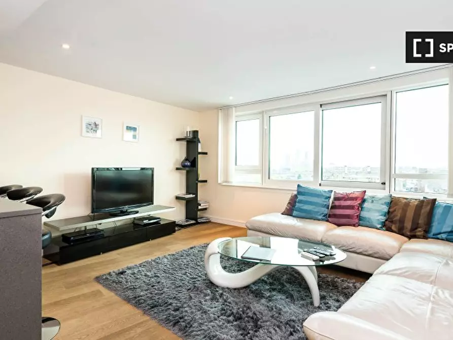 Immagine 3 di Appartamento in affitto  in St George Wharf a Lambeth