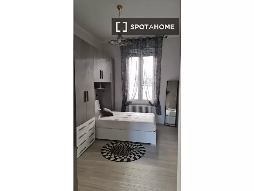 Immagine 1 di Camera condivisa in affitto  in Via Giacomo Matteotti a Bologna