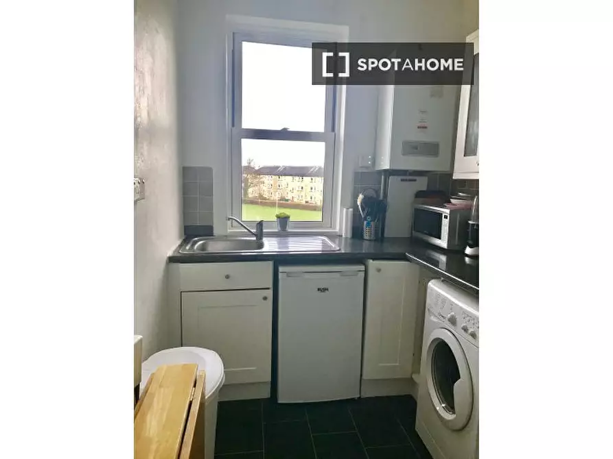 Immagine 8 di Camera condivisa in affitto  in -6 Clearburn Gardens a Liberton and Craigmillar