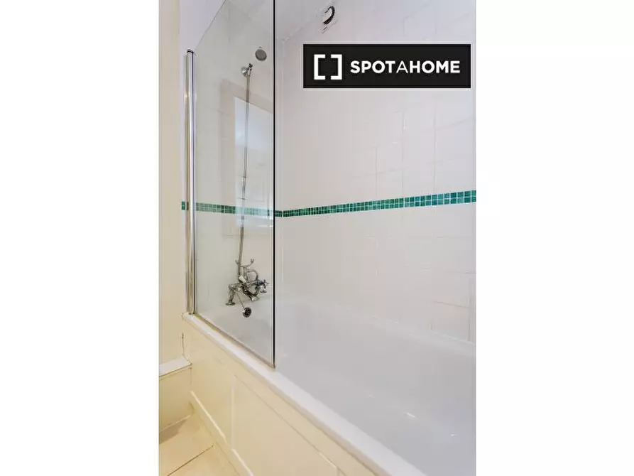 Immagine 10 di Appartamento in affitto  in Garden Flat a Hammersmith