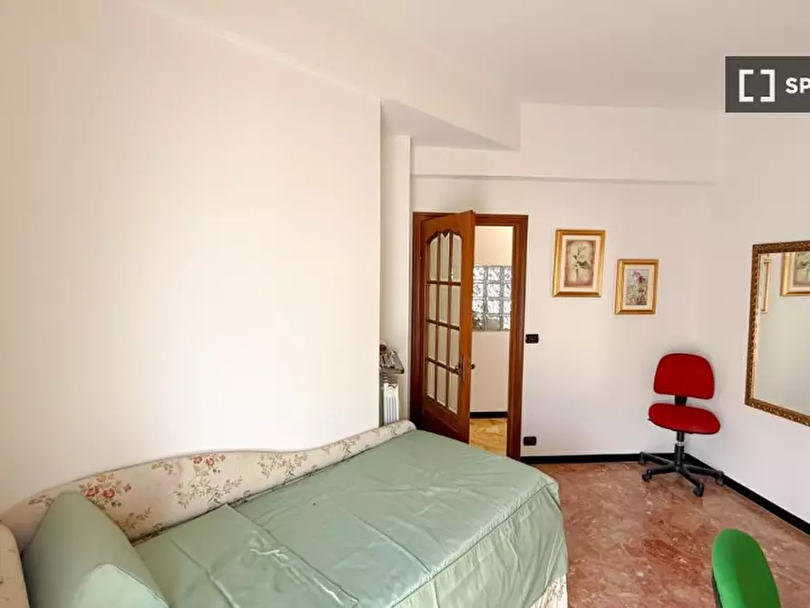 Immagine 16 di Camera condivisa in affitto  in C.so Europa a Genova