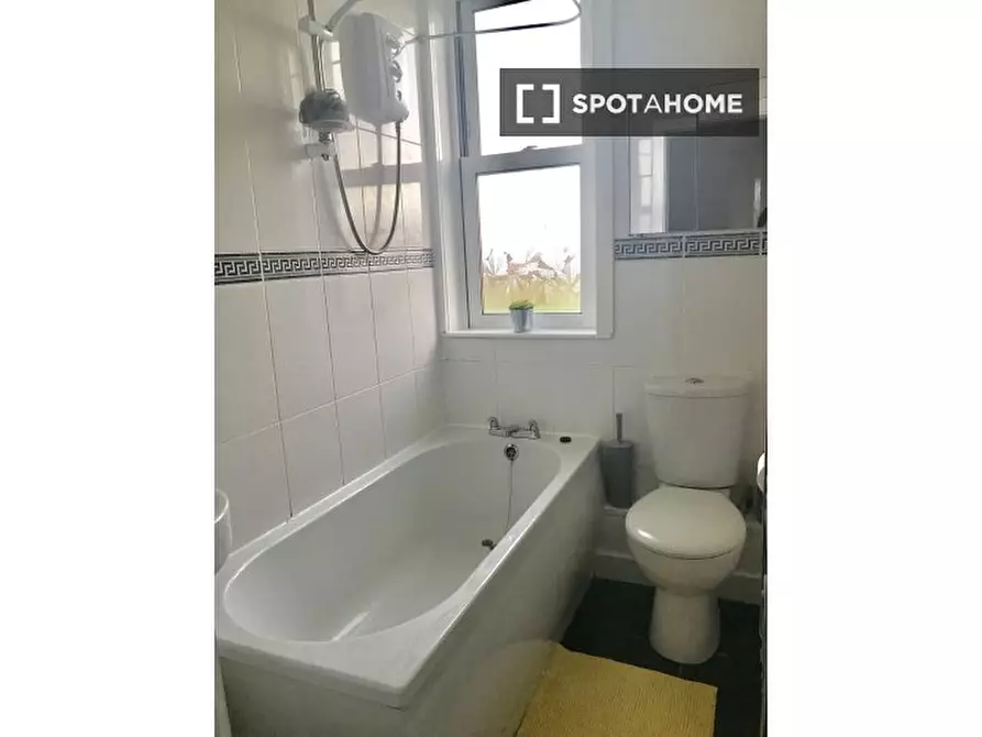 Immagine 9 di Camera condivisa in affitto  in -6 Clearburn Gardens a Liberton and Craigmillar