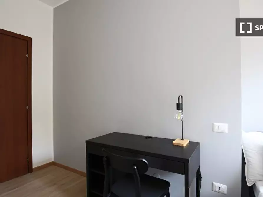 Immagine 2 di Camera condivisa in affitto  in Via Carlo Marx a Milano