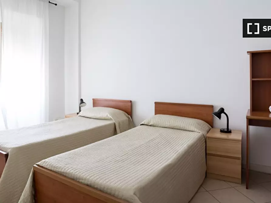 Immagine 17 di Camera condivisa in affitto  in Via Ugolino Cavalcabò a Roma