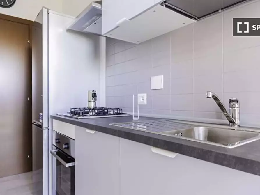 Immagine 11 di Camera condivisa in affitto  in Via Fiume delle Perle a Roma