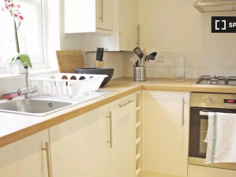 Immagine 6 di Appartamento in affitto  in Ladbroke Grove a Kensington