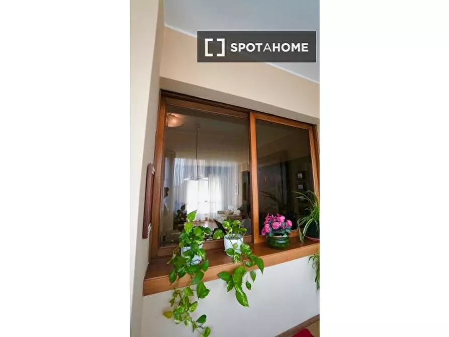 Immagine 4 di Camera condivisa in affitto  in Via Postumia a Milano