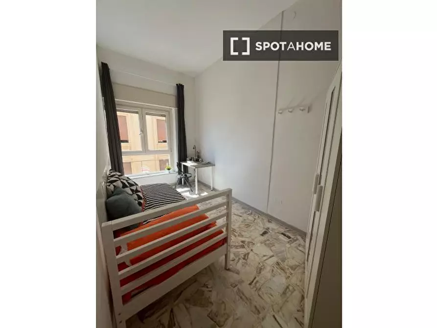 Immagine 18 di Camera condivisa in affitto  in Via Grazia Deledda a Cagliari