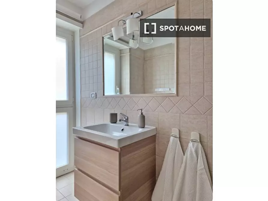 Immagine 15 di Appartamento in affitto  in Via Tacito a Roma