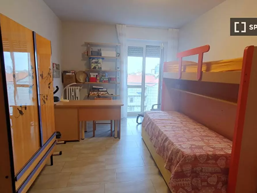 Immagine 1 di Camera condivisa in affitto  in Via Camillo Giussani a Milano