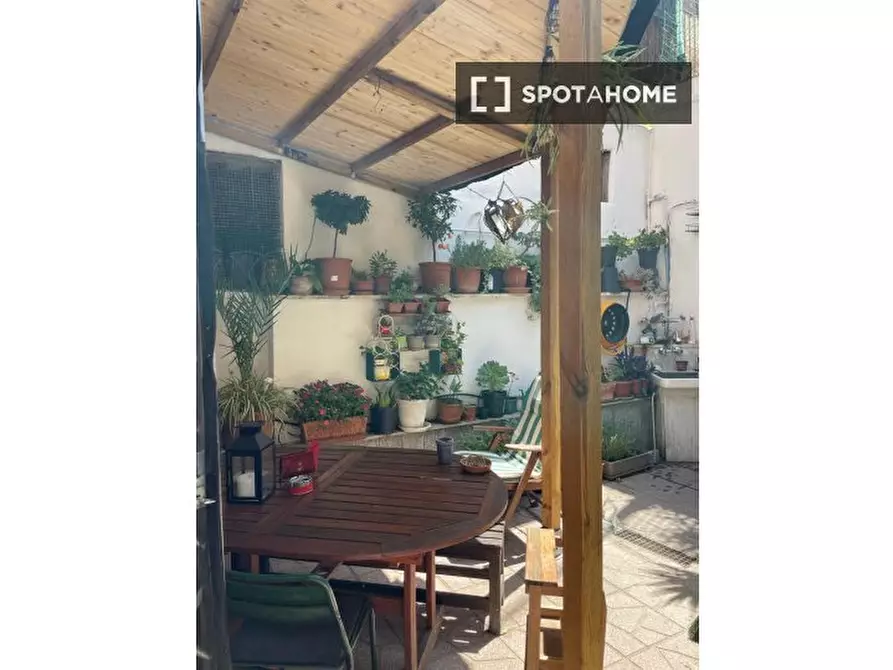 Immagine 4 di Appartamento in affitto  in Viale dell'Acquedotto Alessandrino a Roma