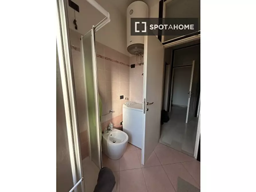 Immagine 5 di Camera condivisa in affitto  in Via Salvatore Pianell a Milano