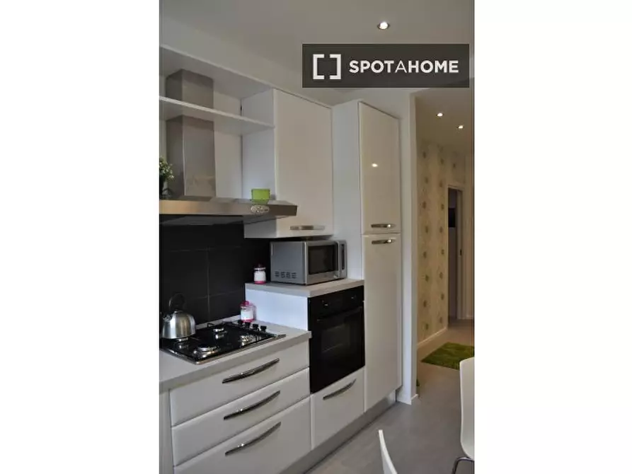 Immagine 9 di Appartamento in affitto  in Via Barisano da Trani a Roma