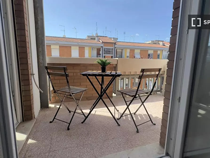 Immagine 9 di Camera condivisa in affitto  in Via Salvatore Pincherle a Roma