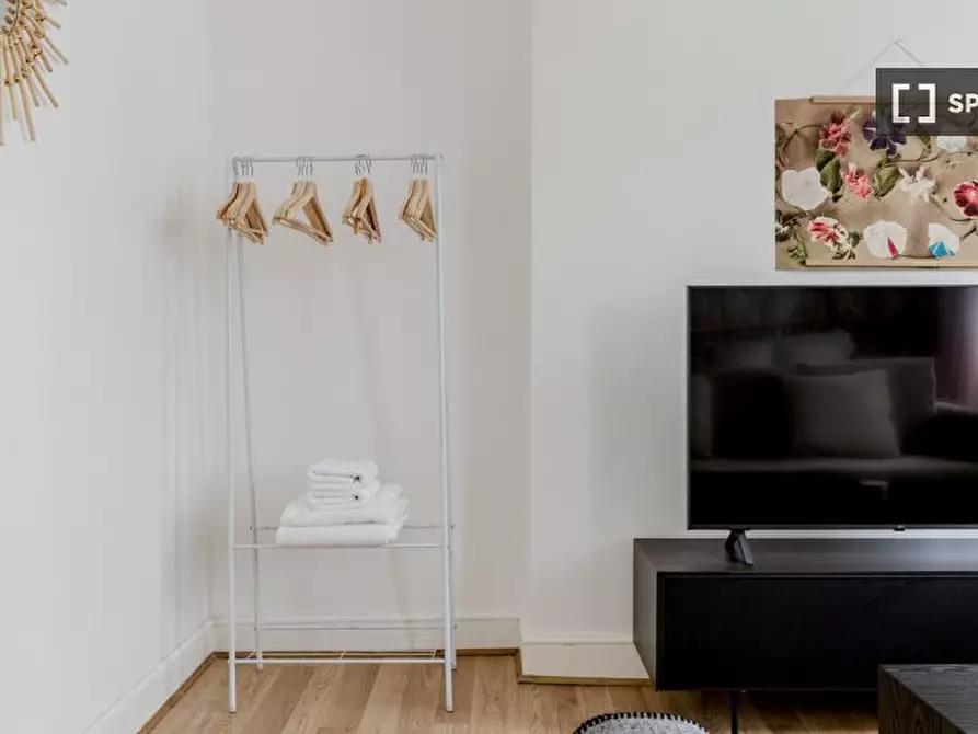 Immagine 10 di Appartamento in affitto  in Mornington Cres a Camden Town