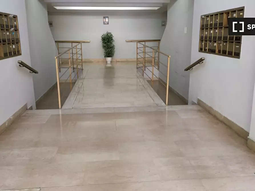 Immagine 11 di Camera condivisa in affitto  in Via Flavio Stilicone a Roma