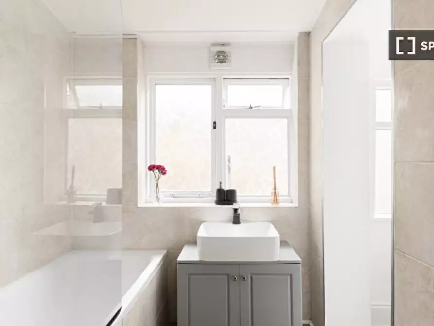 Immagine 4 di Appartamento in affitto  in Mill Hill Road a Ealing