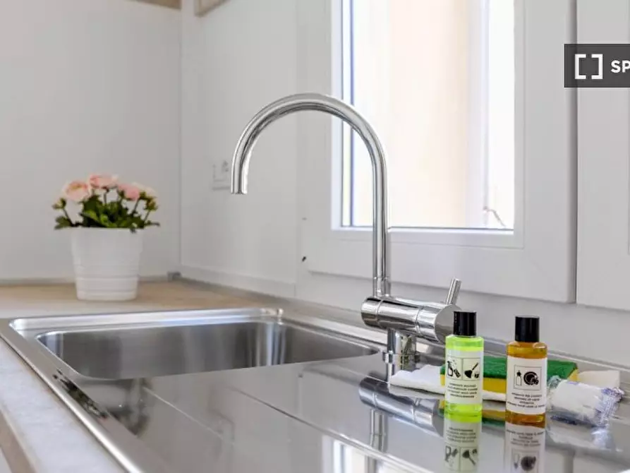 Immagine 7 di Appartamento in affitto  in Via Giuseppe Massarenti a Bologna