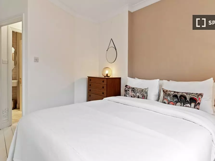 Immagine 13 di Appartamento in affitto  in Gayville Rd SW a Wandsworth