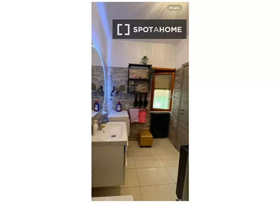 Immagine 8 di Camera condivisa in affitto  in Via Nomentana a Roma