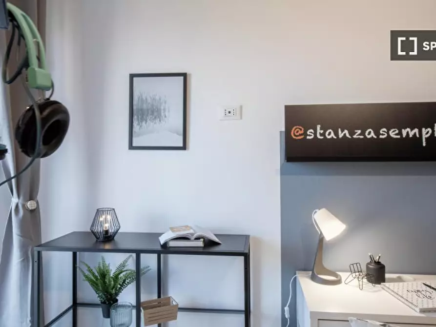 Immagine 2 di Camera condivisa in affitto  in Via Piobesi n. a Torino