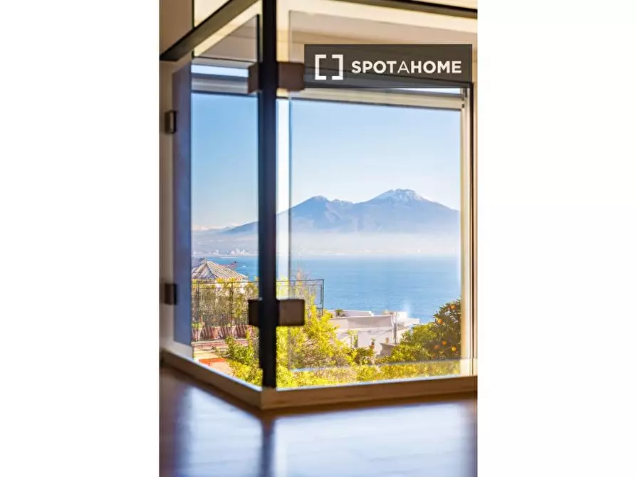 Immagine 13 di Appartamento in affitto  in Via Parco Carelli a Napoli