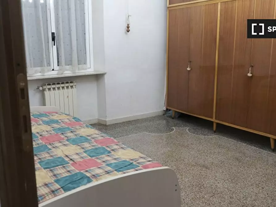 Immagine 4 di Camera condivisa in affitto  in Via Francesco Sivori a Genova