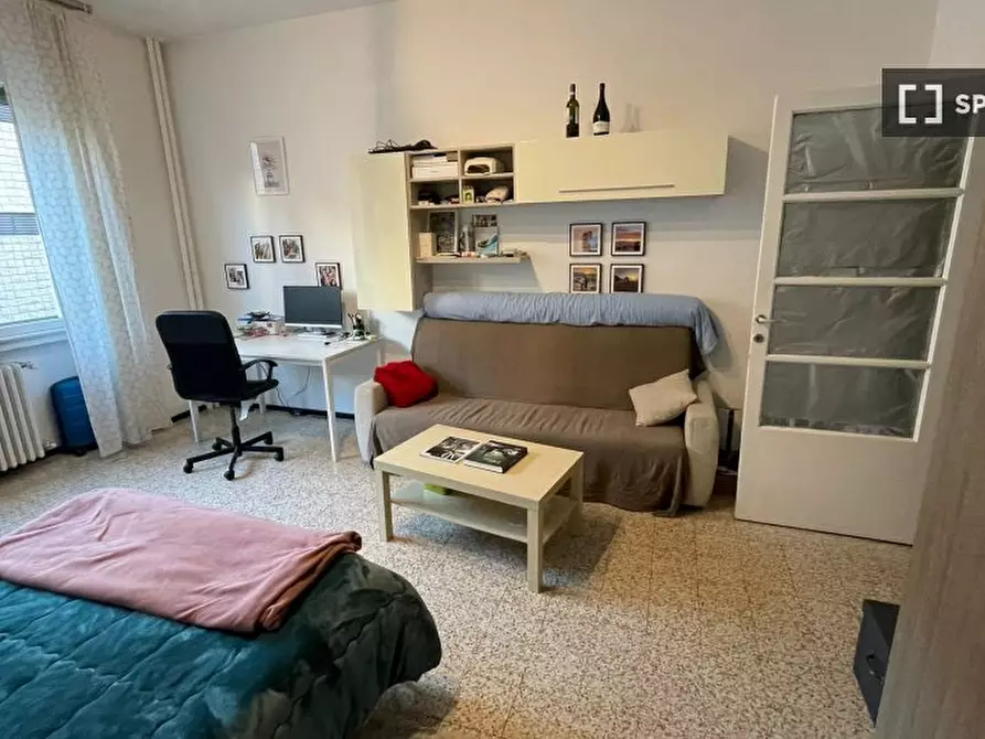 Immagine 2 di Camera condivisa in affitto  in Via Privata Andrea Pellizzone a Milano